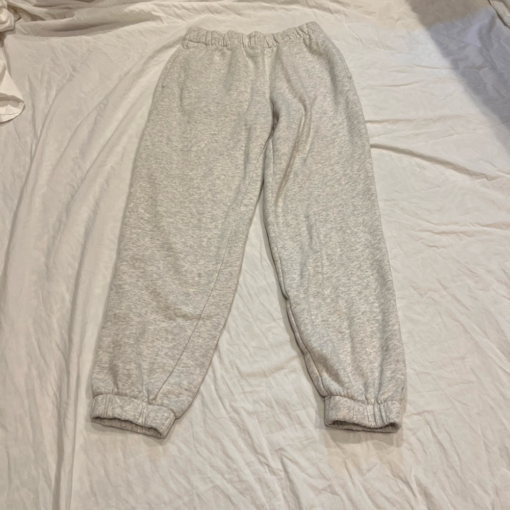 grey sweatpants